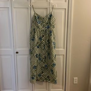 Button front dress with pockets! Perfect for a picnic!